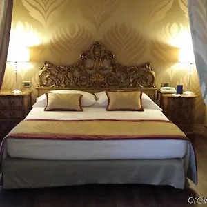 Amadeus **** Venecia